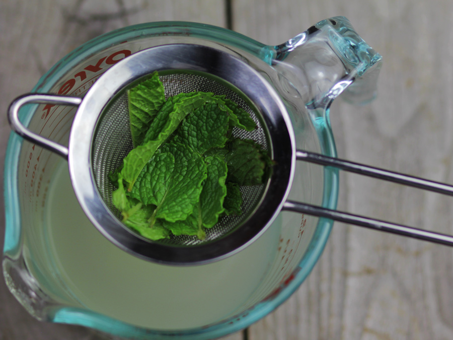 homemade mint lemonade