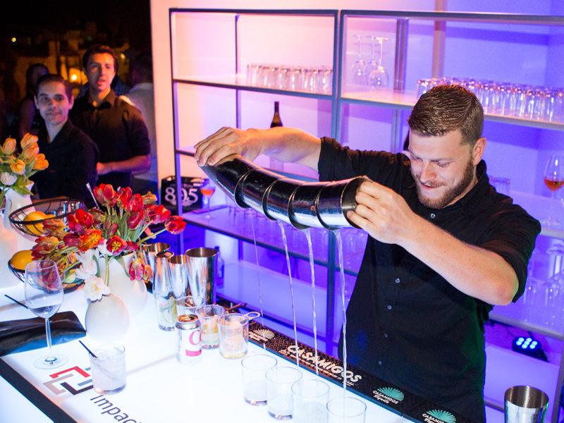 Flair Bartending – Rainbow Pour