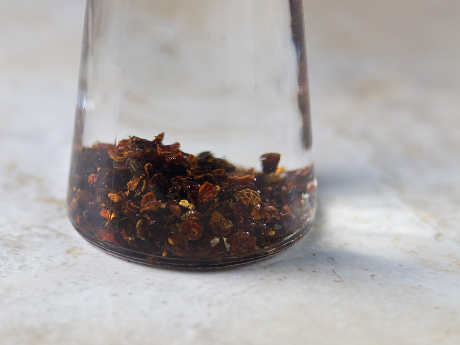 dried rose hips vodka